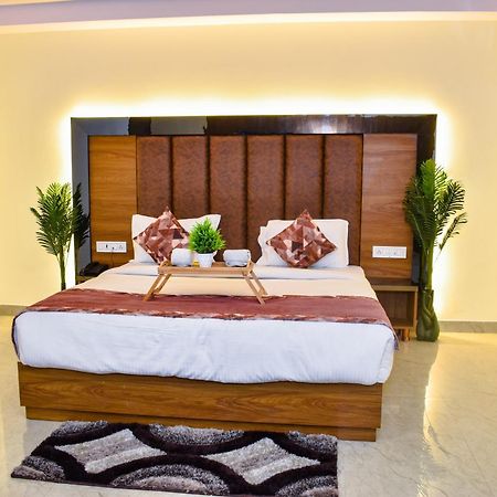 Hotel Yash Palace New Delhi Buitenkant foto