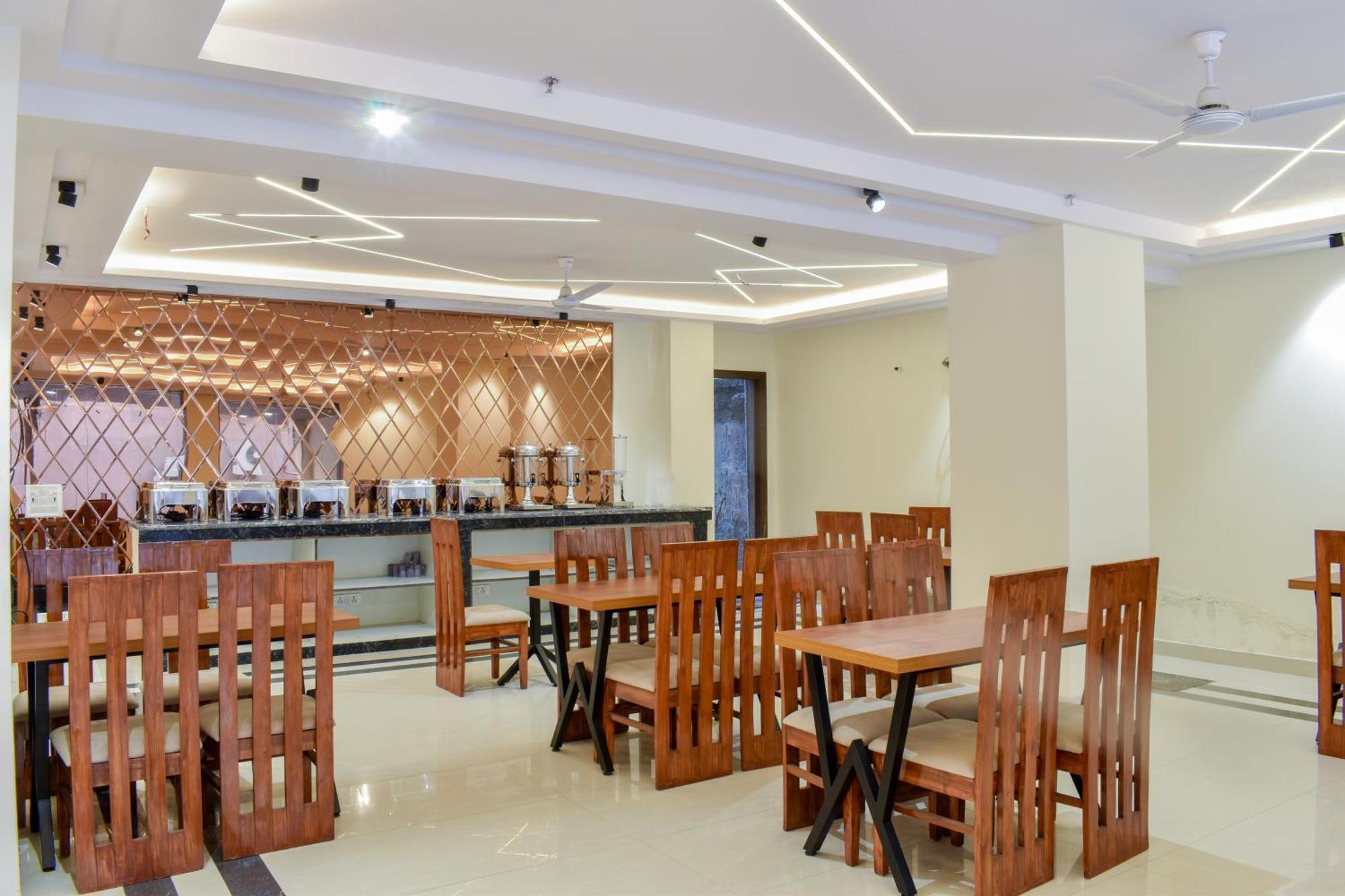 Hotel Yash Palace New Delhi Buitenkant foto