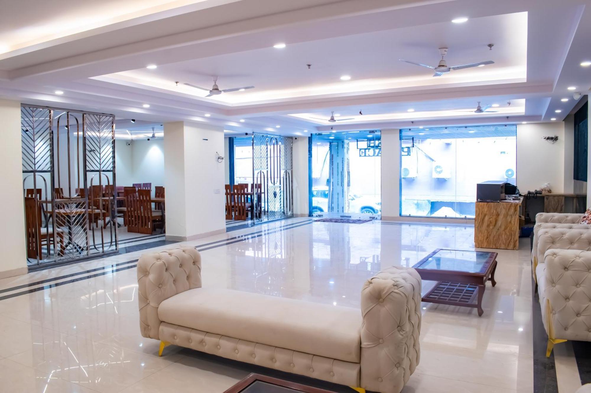 Hotel Yash Palace New Delhi Buitenkant foto